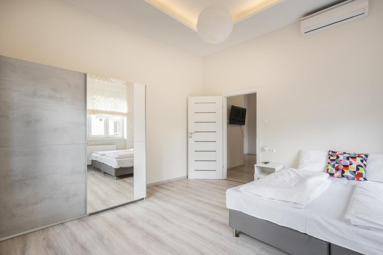 Cascade Corvin Apartment Budapest Esterno foto