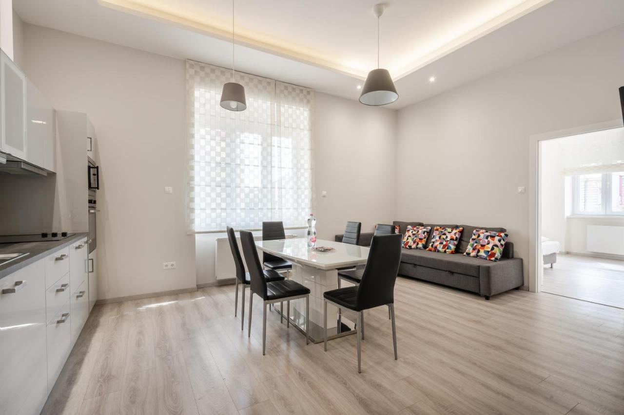 Cascade Corvin Apartment Budapest Esterno foto