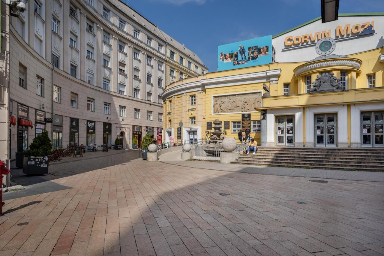 Cascade Corvin Apartment Budapest Esterno foto