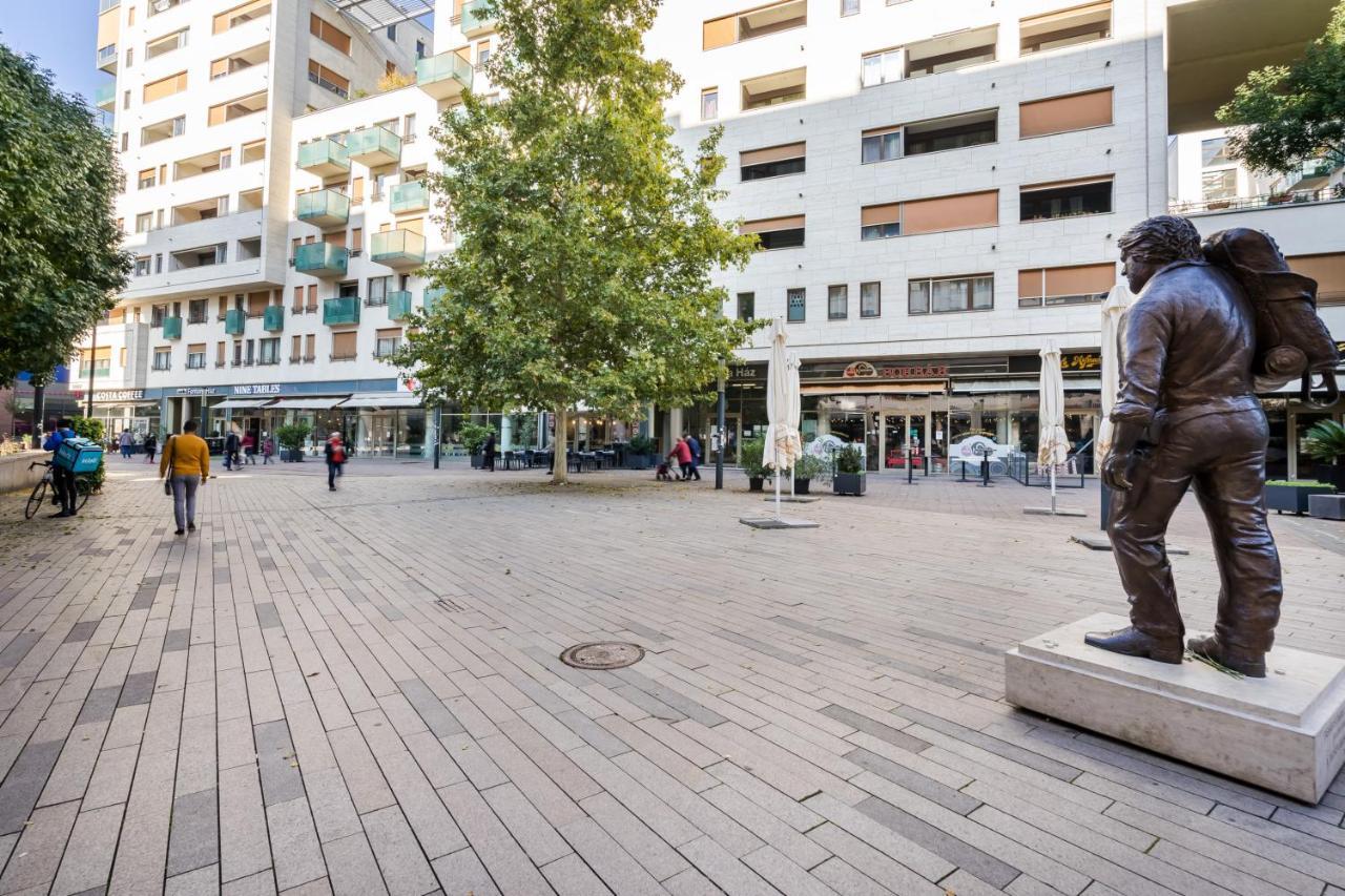 Cascade Corvin Apartment Budapest Esterno foto